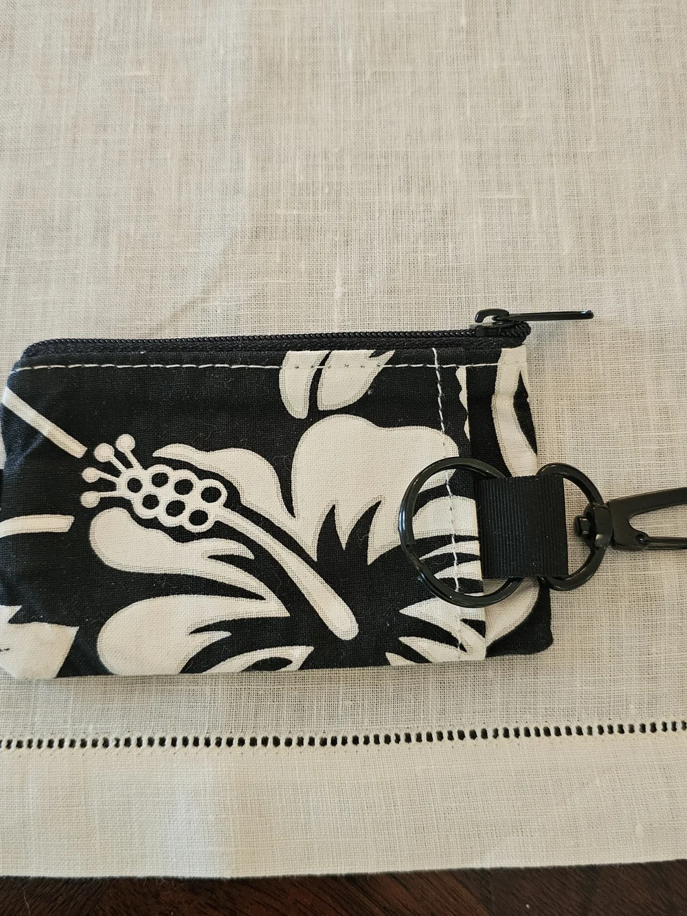 Chisco Black White Hibiscus Floral Zip ID Case Keychain Wallet Pouch USA Made